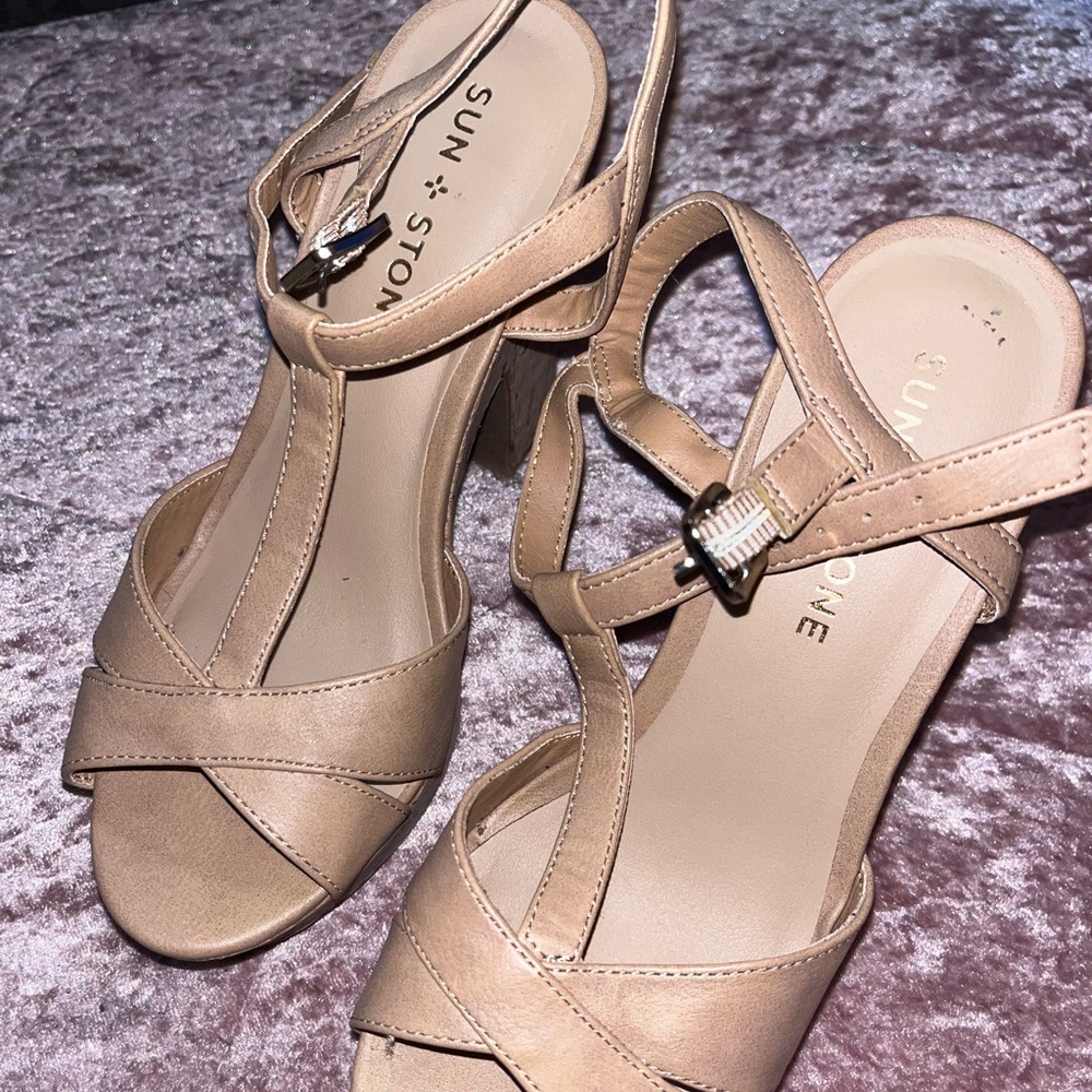 Wedge heels nude